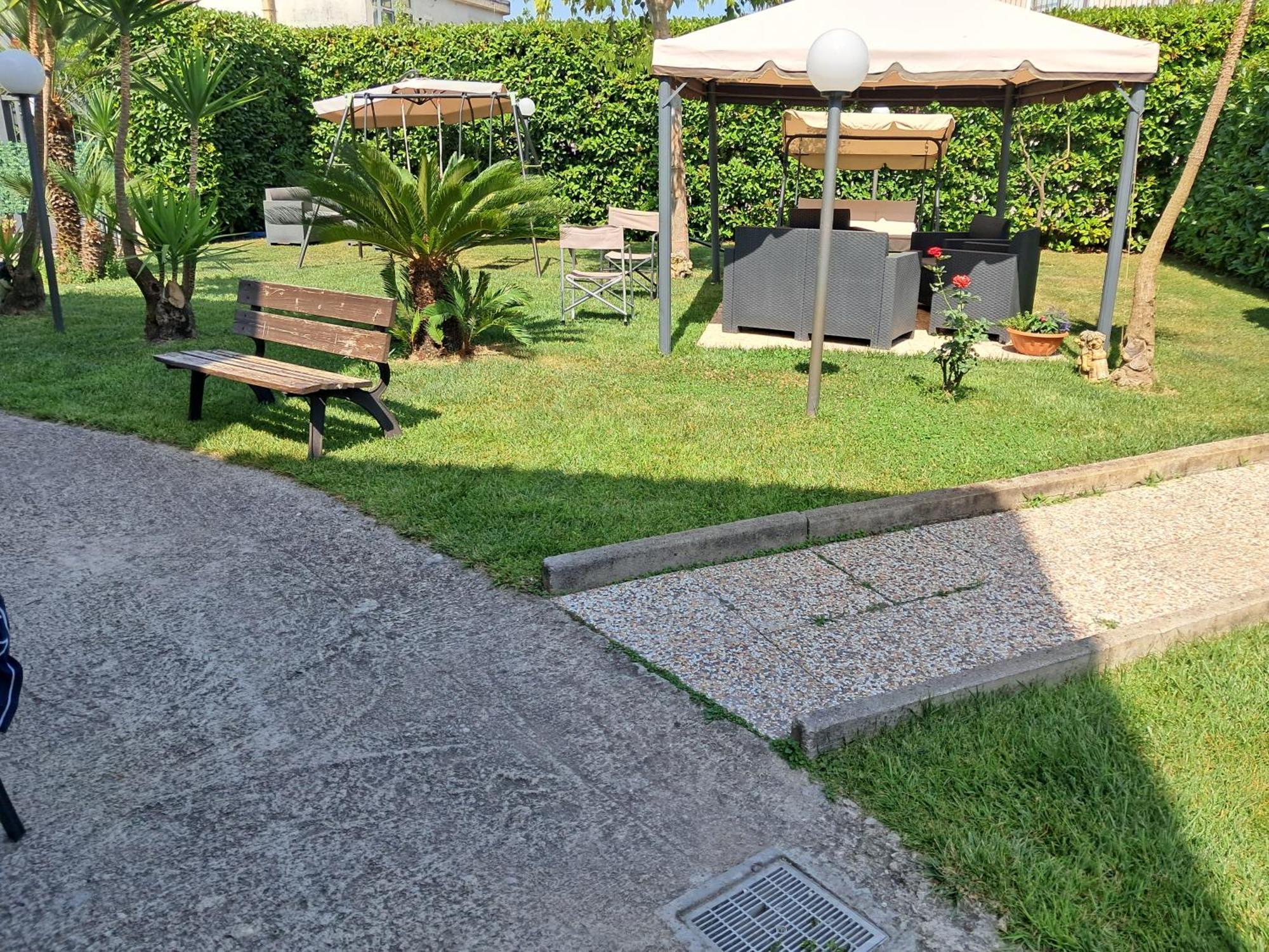 Depandance Con Piscina In Uso In Esclusivo In B&B Sant'Antonio Abate Exterior photo